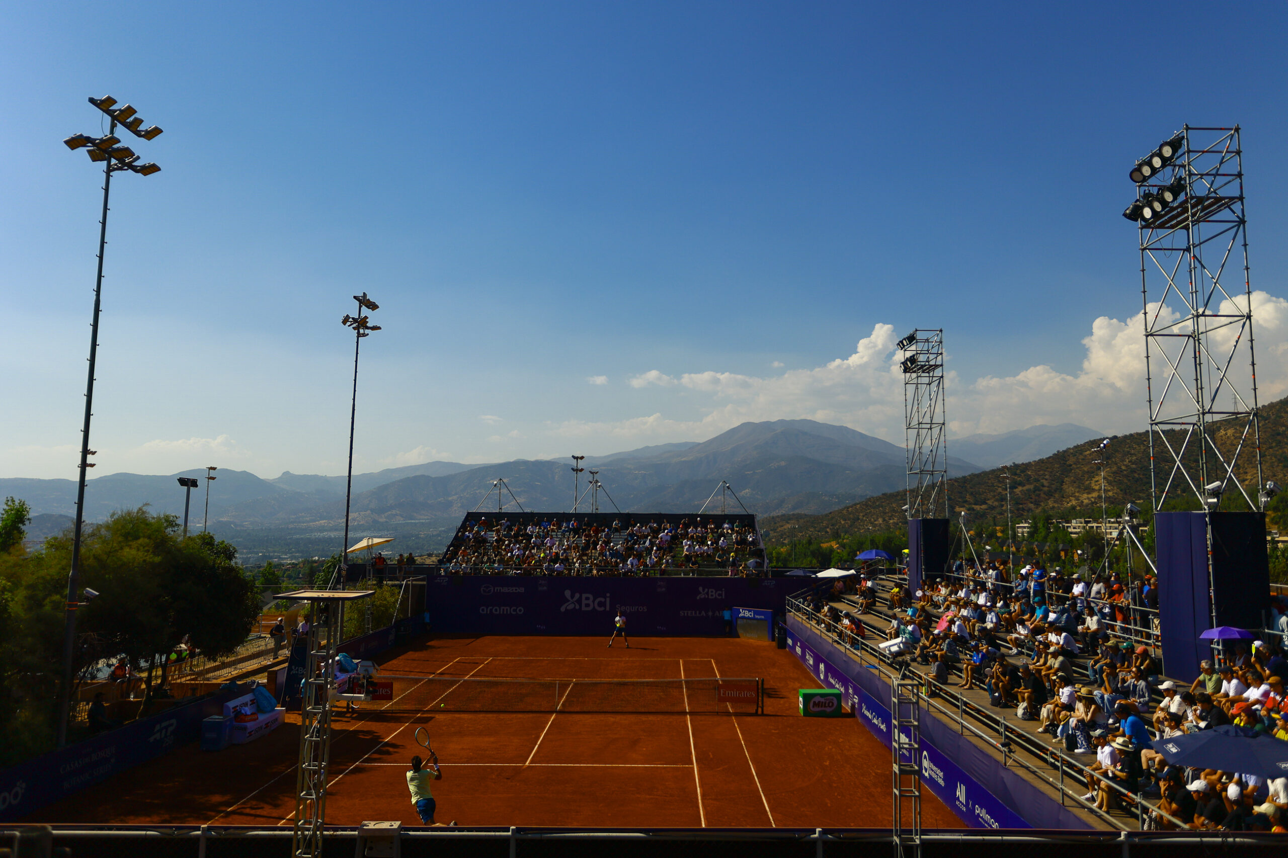[city:UC} - February 24: (Foto por Vicente Figueroa/Vicente Figueroa)