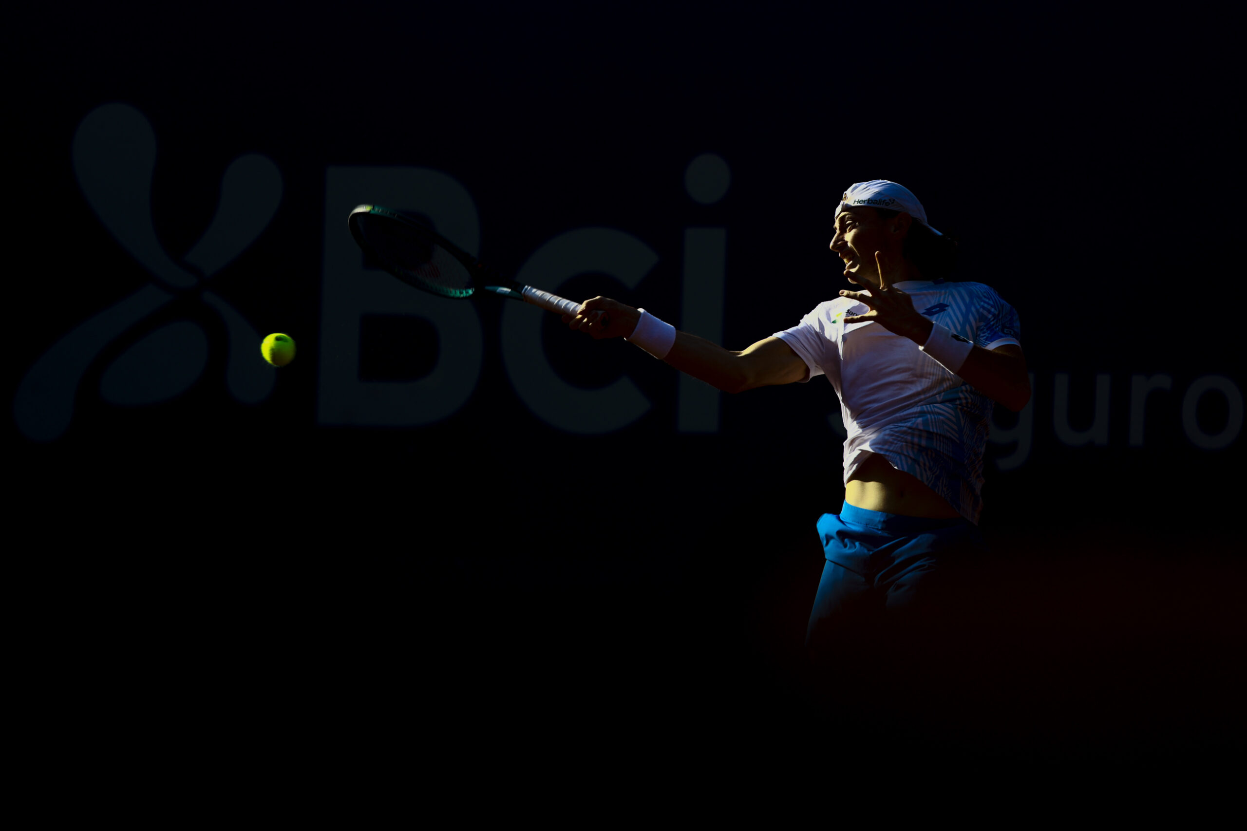 [city:UC} - February 24: (Foto por Vicente Figueroa/Vicente Figueroa)